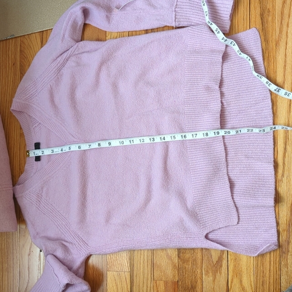 Lilac sweater - Picture 4 of 4